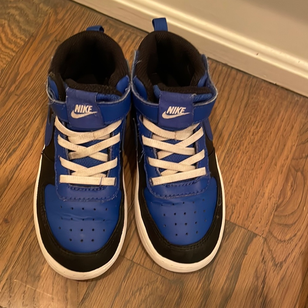 Toddle size 10 Nike high tops